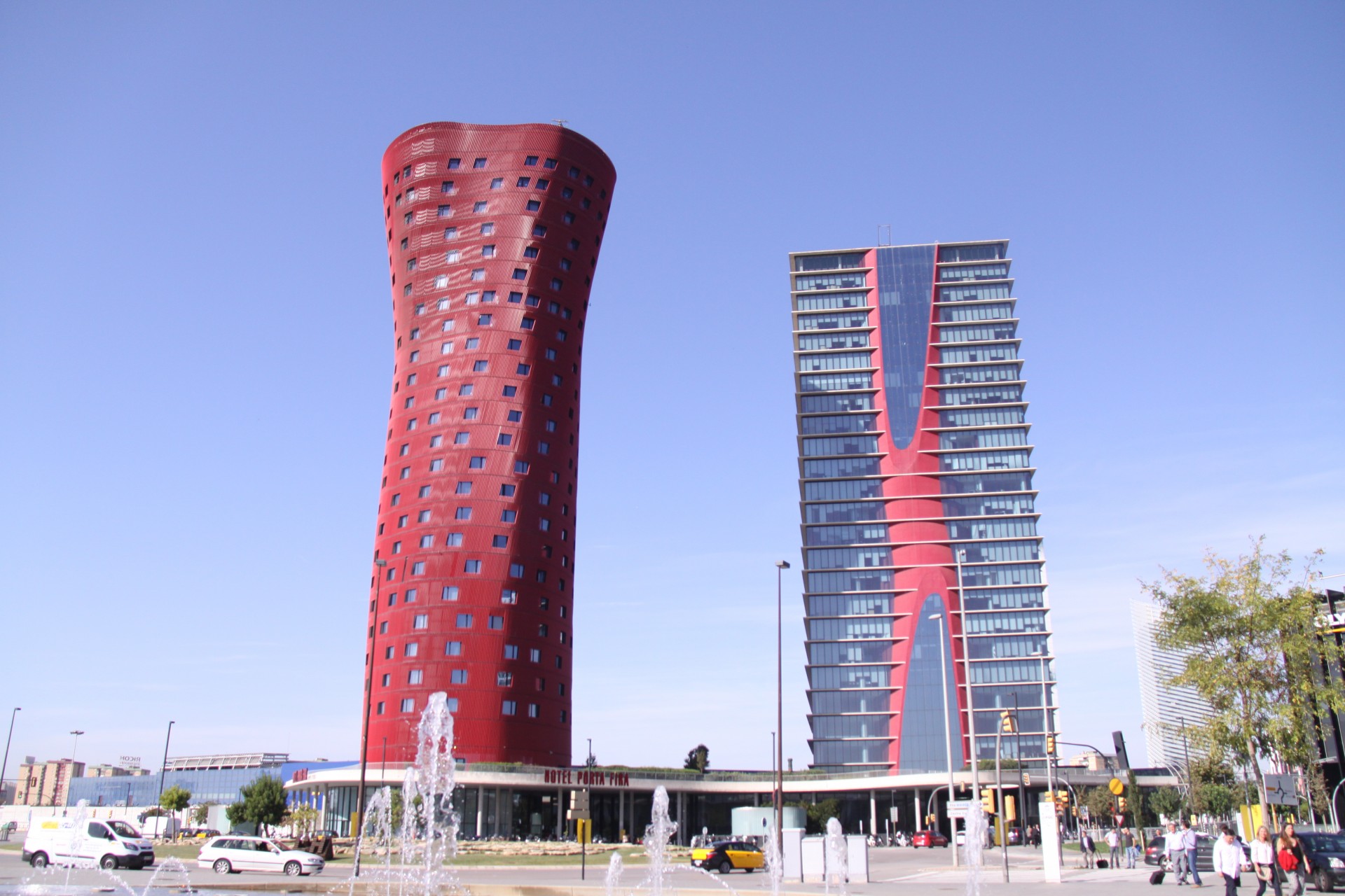 芸術の街バルセロナの建築はガウディだけじゃない 日本人建築家の作品も多いので必見 Oh My ブログ