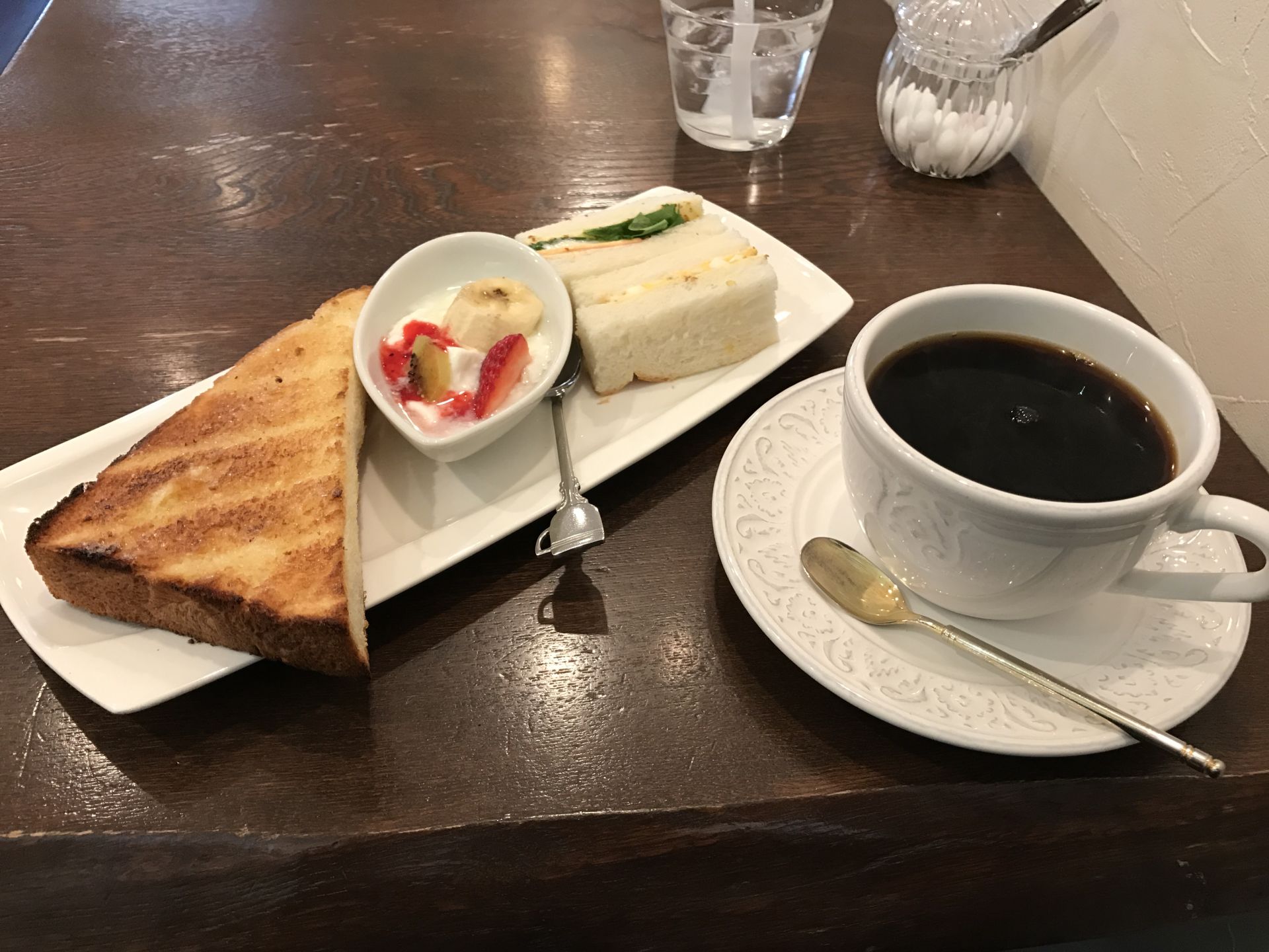 人気店 カフェ ド リオン のモーニング 名古屋のカフェは噂通りサービス精神旺盛だった Oh My ブログ