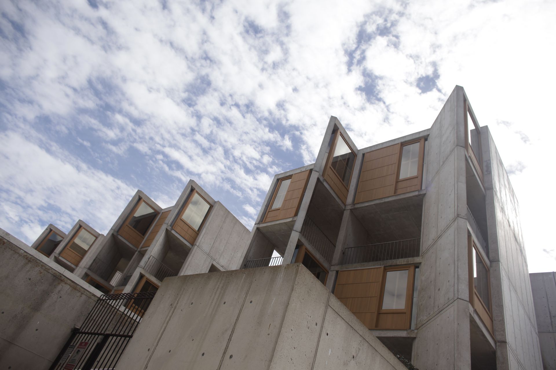 サンディエゴのルイス カーンによる名作建築 ソーク研究所 が彫刻のように美しい Oh My ブログ