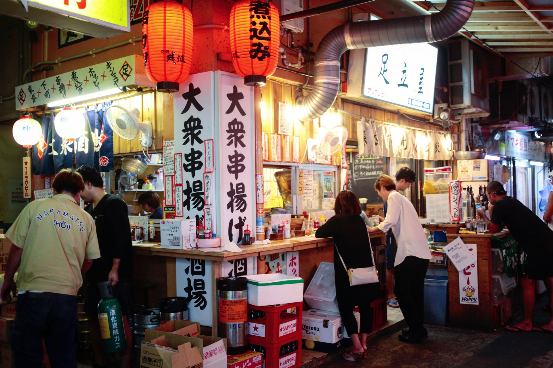 那覇国際通り近くの牧志公設市場周辺で「せんべろ」のお店で文字通り千円でベロベロに！