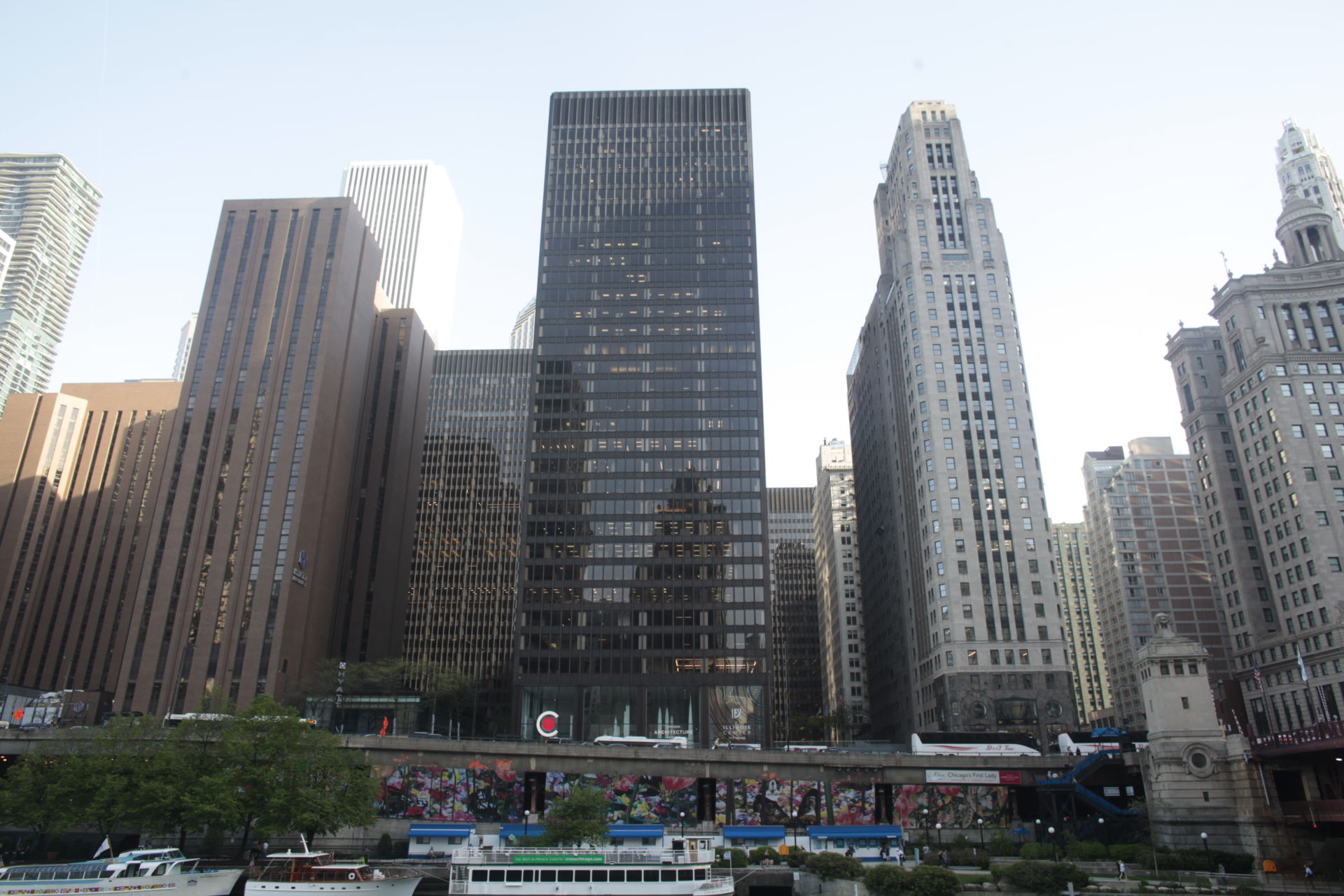 摩天楼を作り出すダウンタウンの高層建築が見どころ 北米第３の都市 シカゴ に行ってきた Oh My ブログ
